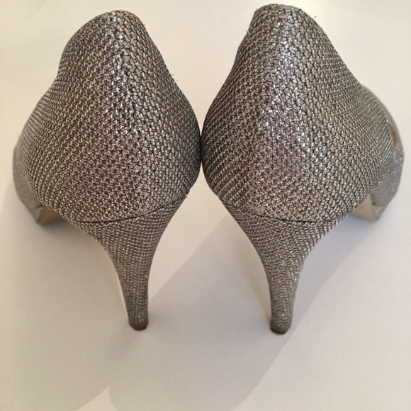 𝅺ENZO Angiolini Sparkle Silver Pumps Heel - Picture 5 of 7